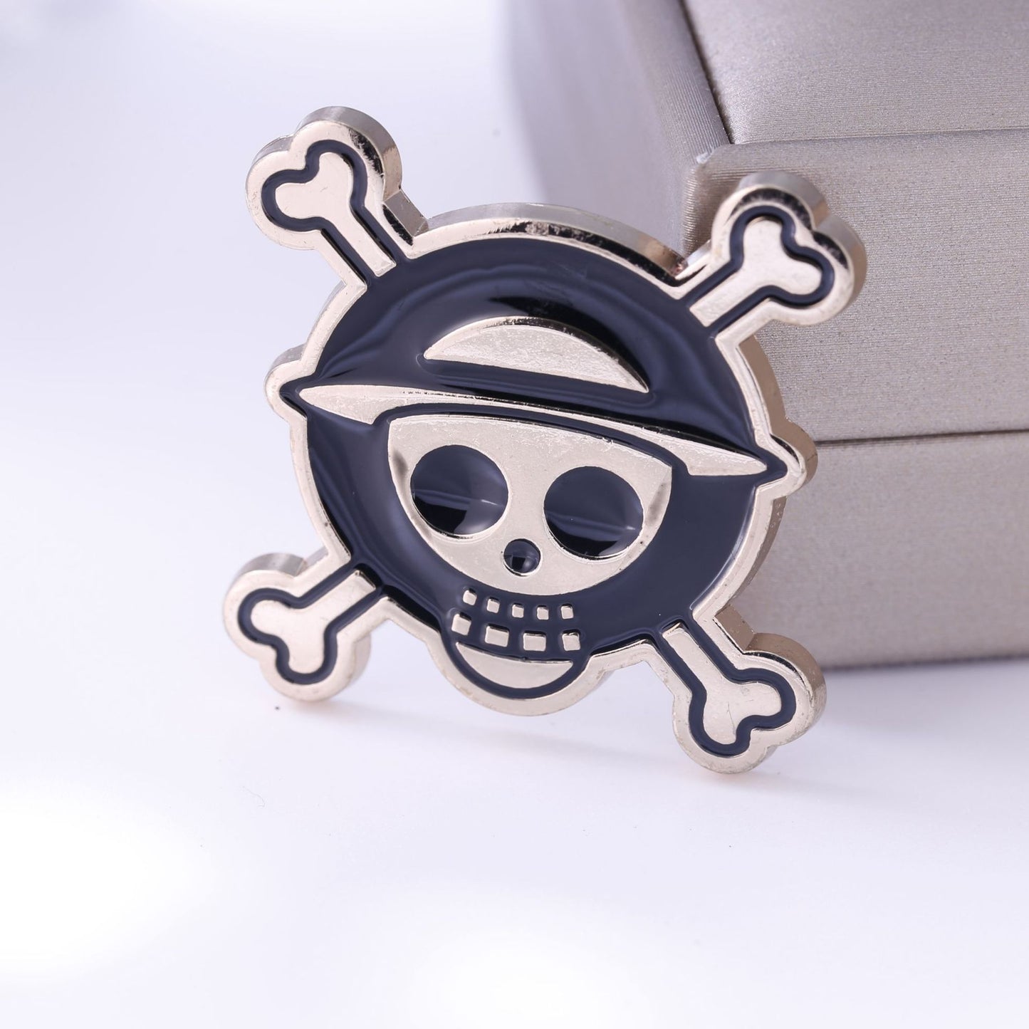 Pin Brooches Made Of Alloy In Elegant Golden Color