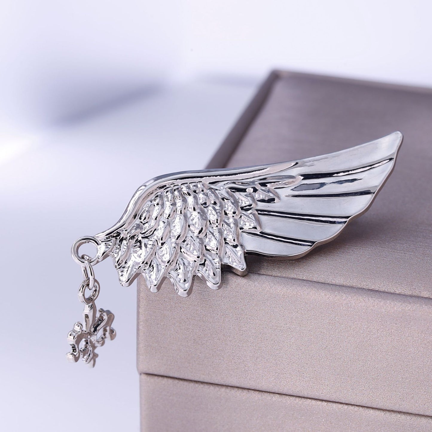 Pin Brooches Made Of Alloy In Elegant Golden Color