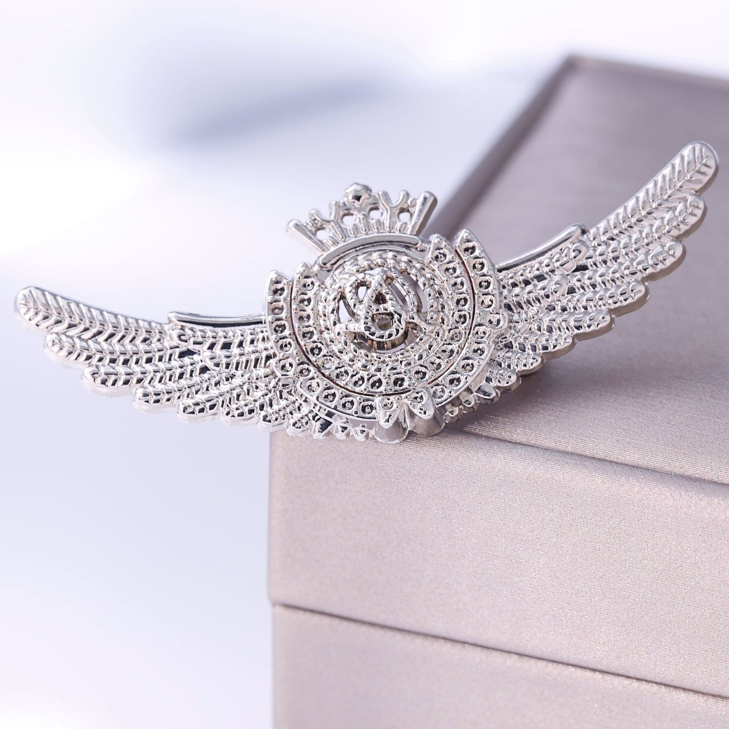 Pin Brooches Made Of Alloy In Elegant Golden Color