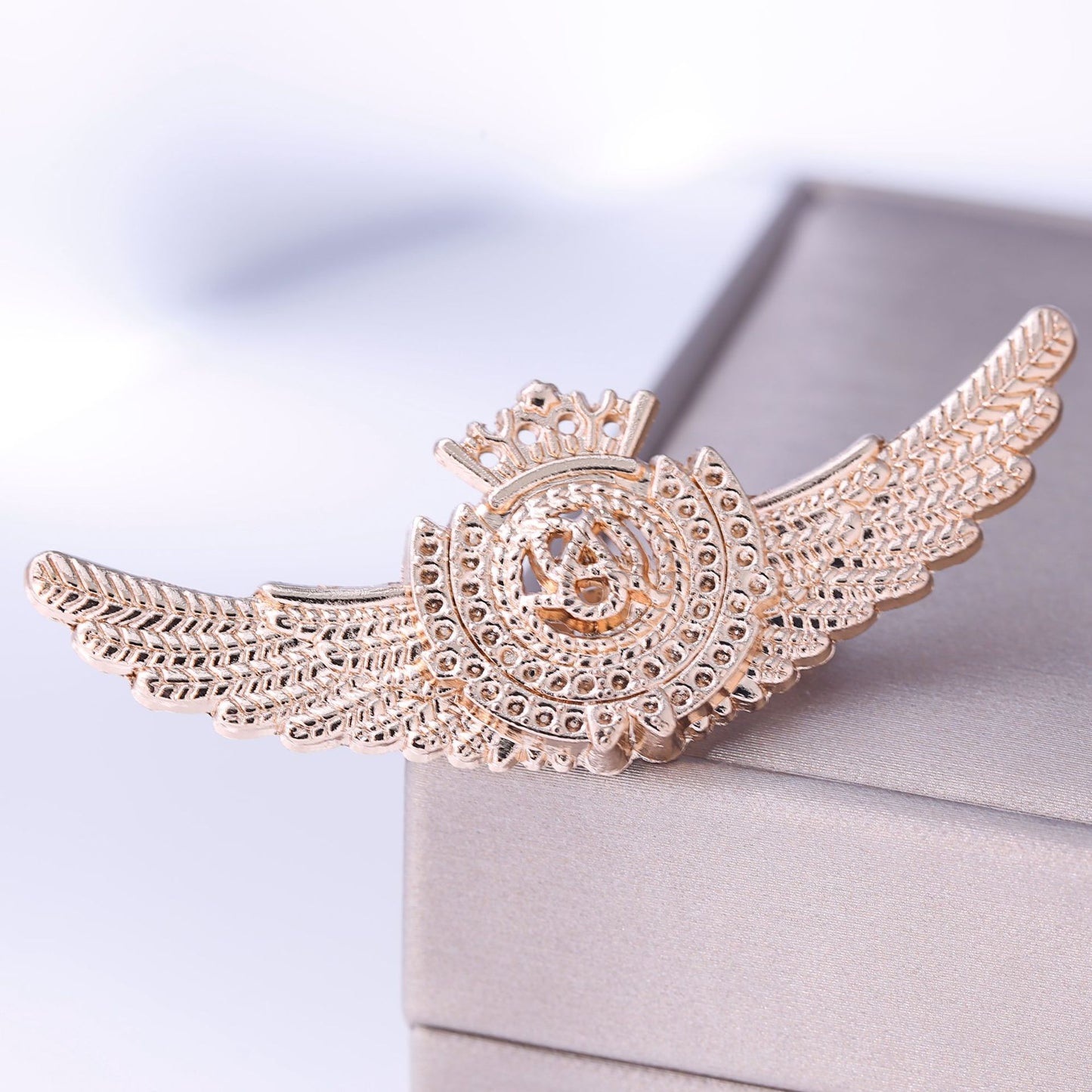 Pin Brooches Made Of Alloy In Elegant Golden Color