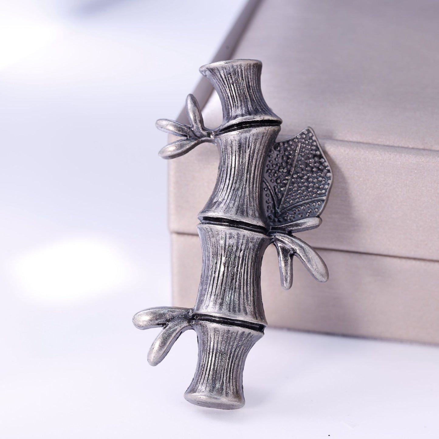 Pin Brooches Made Of Alloy In Elegant Golden Color