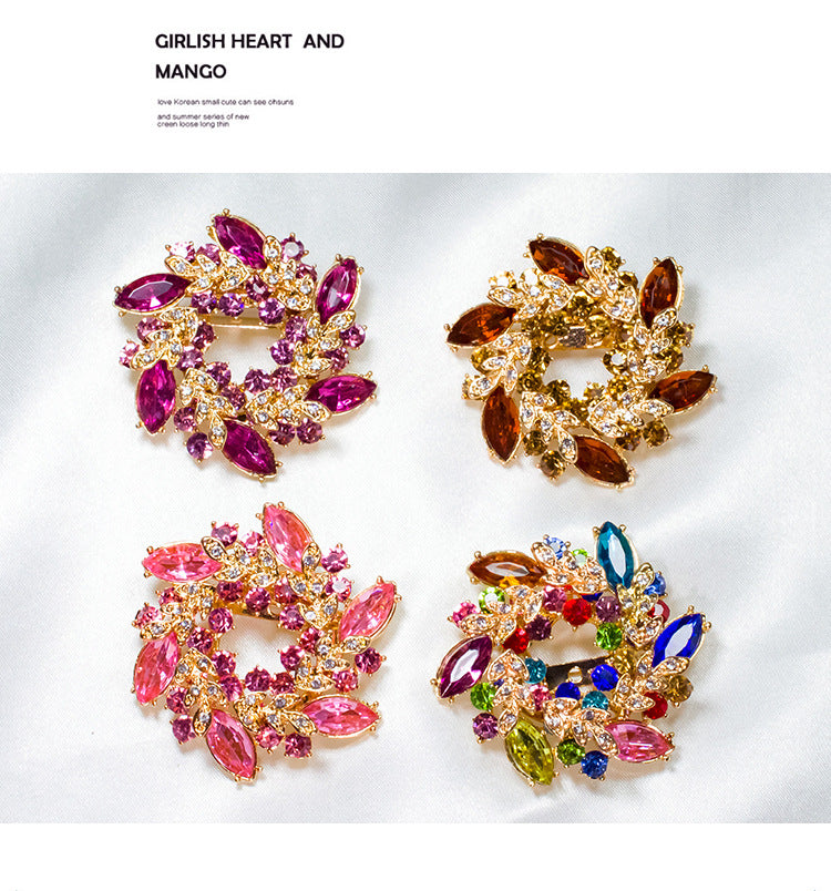Flower Pin Brooch In Alloy Featuring Crystal Inlay, Elegant White Design For Stylish Accessories