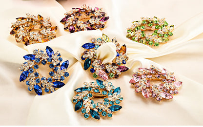 Flower Pin Brooch In Alloy Featuring Crystal Inlay, Elegant White Design For Stylish Accessories