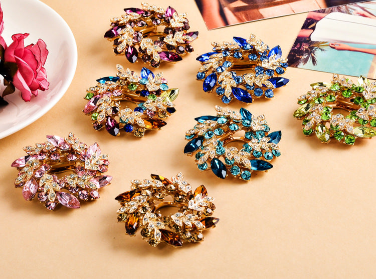 Flower Pin Brooch In Alloy Featuring Crystal Inlay, Elegant White Design For Stylish Accessories