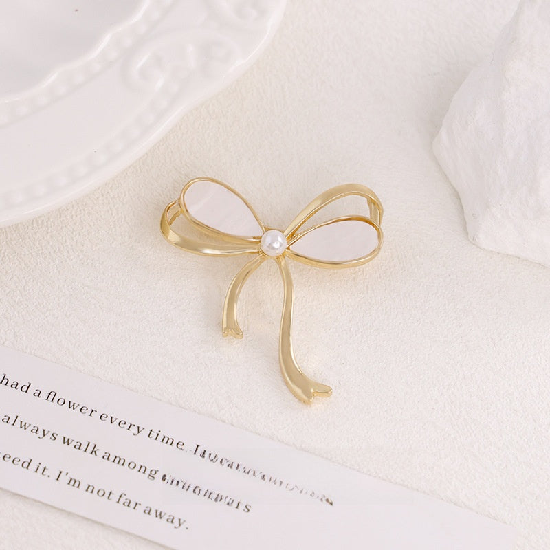 Dragonfly Brooch Pin In Zinc Alloy, Elegant Jewelry Accessory For New Year Celebrations