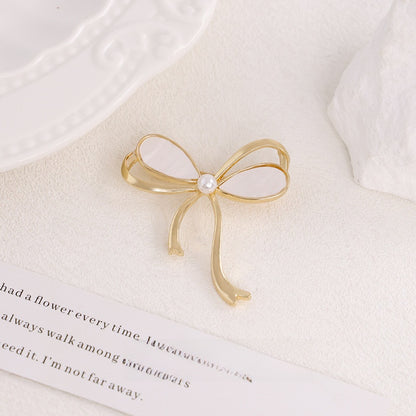 Dragonfly Brooch Pin In Zinc Alloy, Elegant Jewelry Accessory For New Year Celebrations