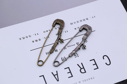 Pin Brooches Featuring Leaves Pattern Made Of Durable Alloy Material