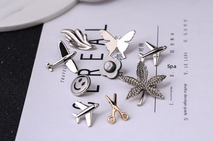 Leaf Pattern Alloy Brooch Pin In Golden Color, Stylish Jewelry Accessory