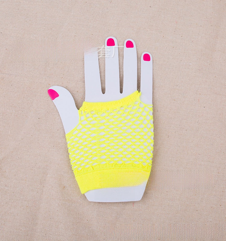 Black Adult Gloves Featuring Classic Design For Everyday Use