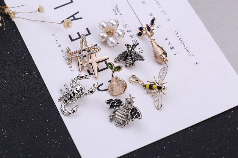 Animal Pattern Alloy Brooch Pin In Colour, Stylish Jewelry Accessory For All Occasions
