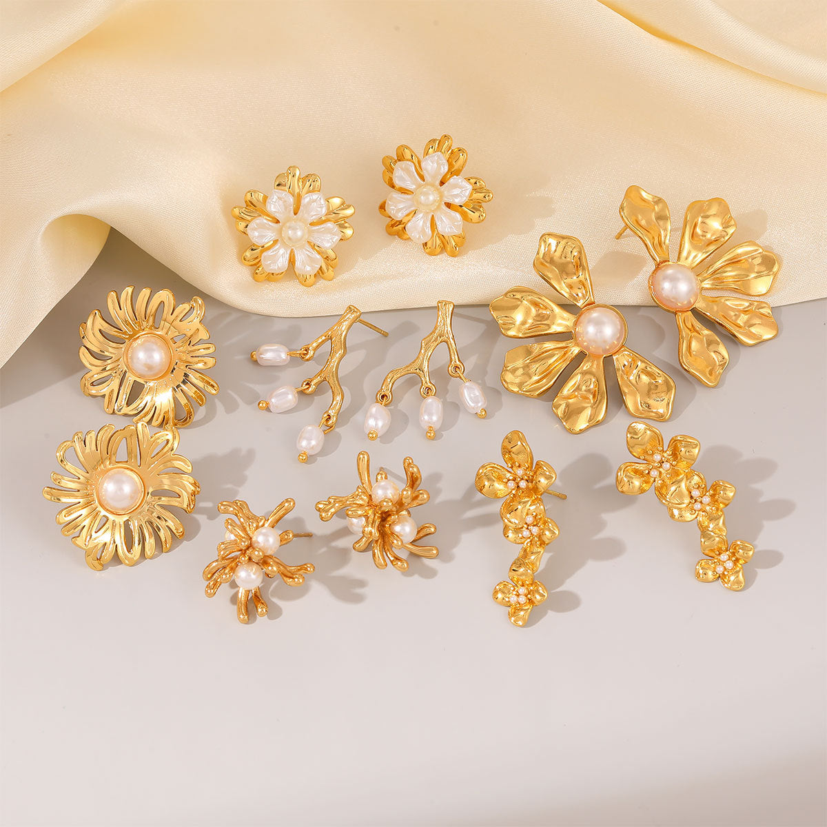 Flower Pattern Stud Earrings In Golden For Elegant Everyday Wear