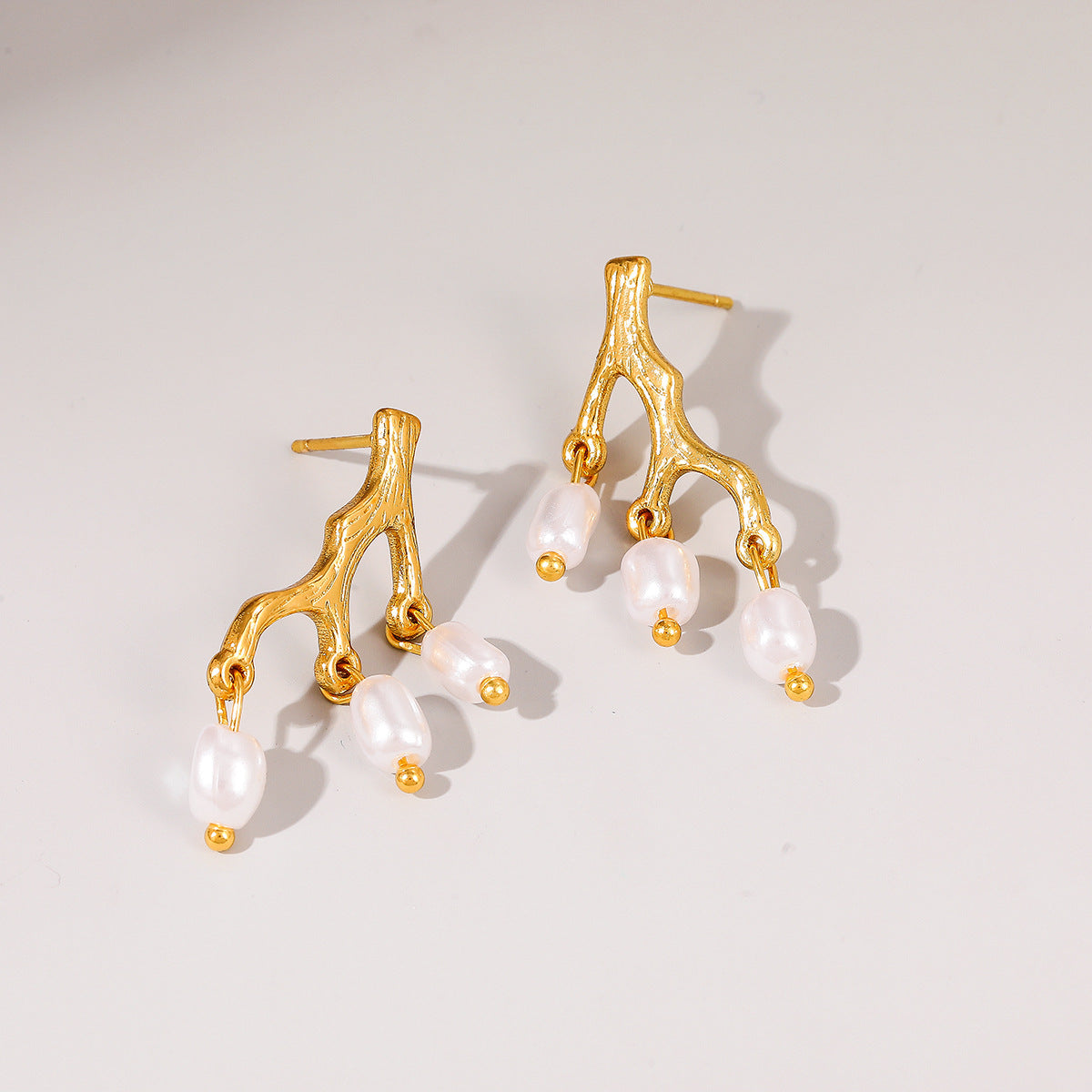 Flower Pattern Stud Earrings In Golden For Elegant Everyday Wear