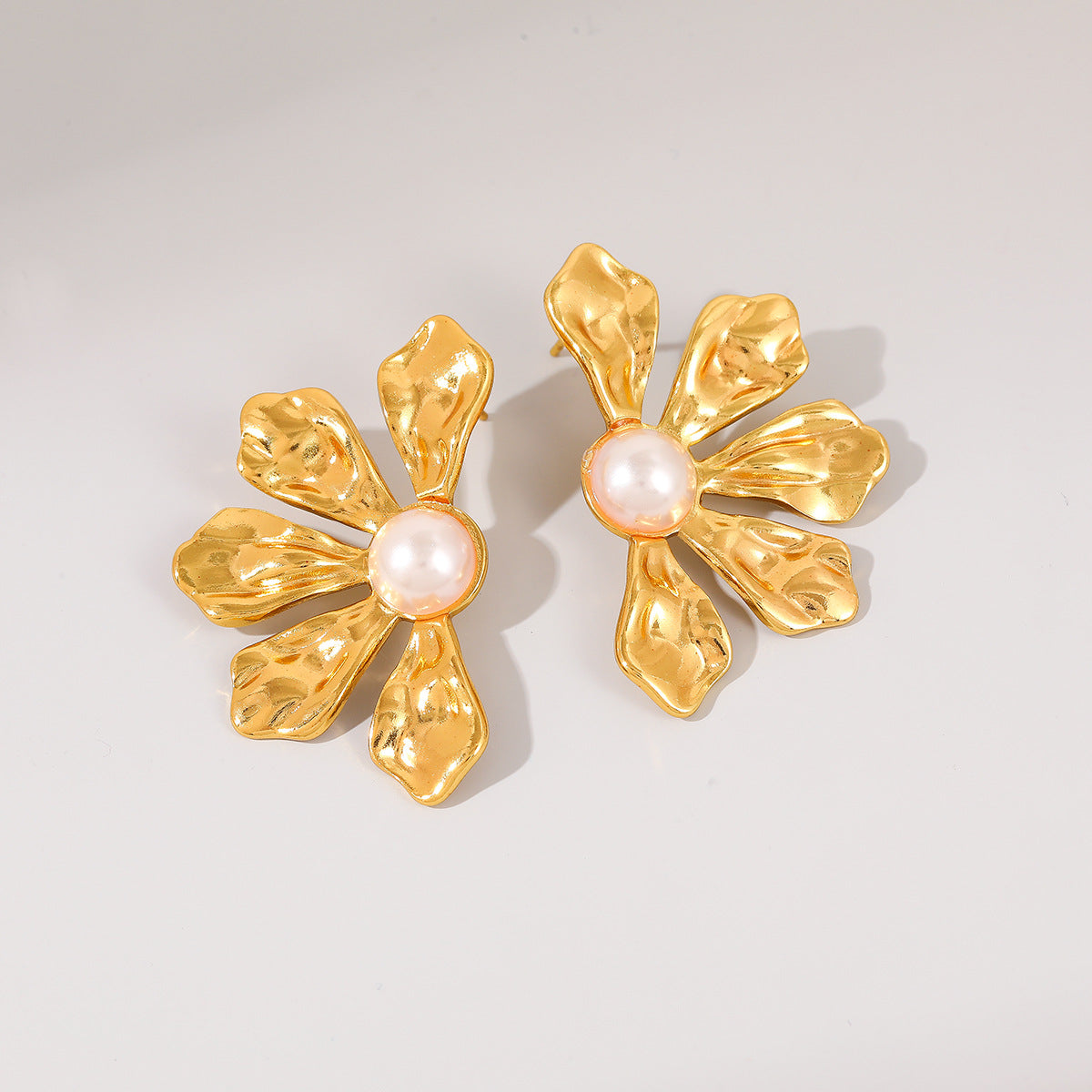 Flower Pattern Stud Earrings In Golden For Elegant Everyday Wear