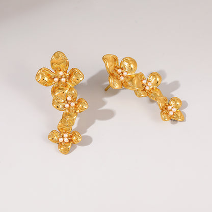 Flower Pattern Stud Earrings In Golden For Elegant Everyday Wear