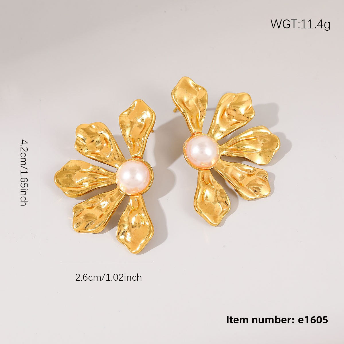 Flower Pattern Stud Earrings In Golden For Elegant Everyday Wear