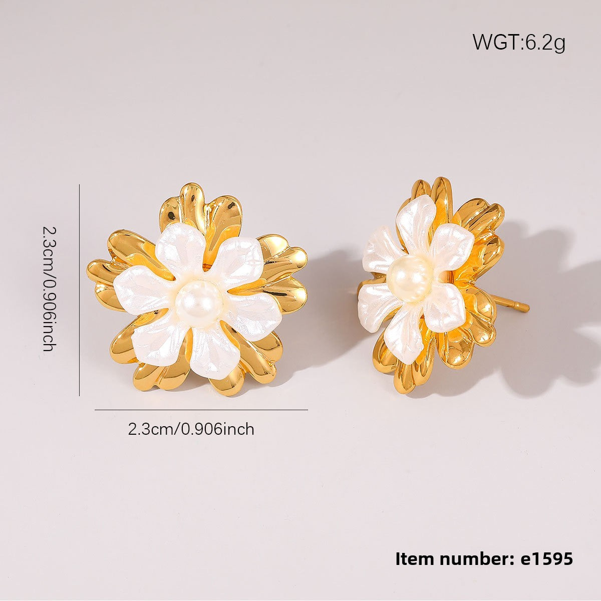 Flower Pattern Stud Earrings In Golden For Elegant Everyday Wear