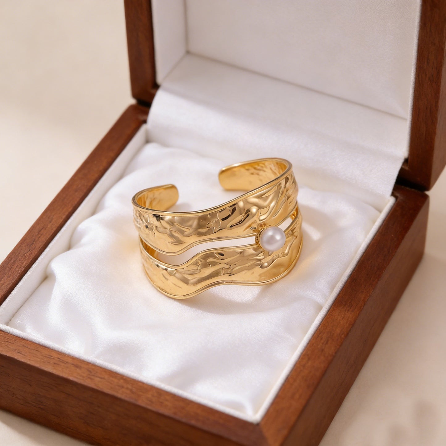 For Iron Bangle Featuring Durable Material And Stylish Design