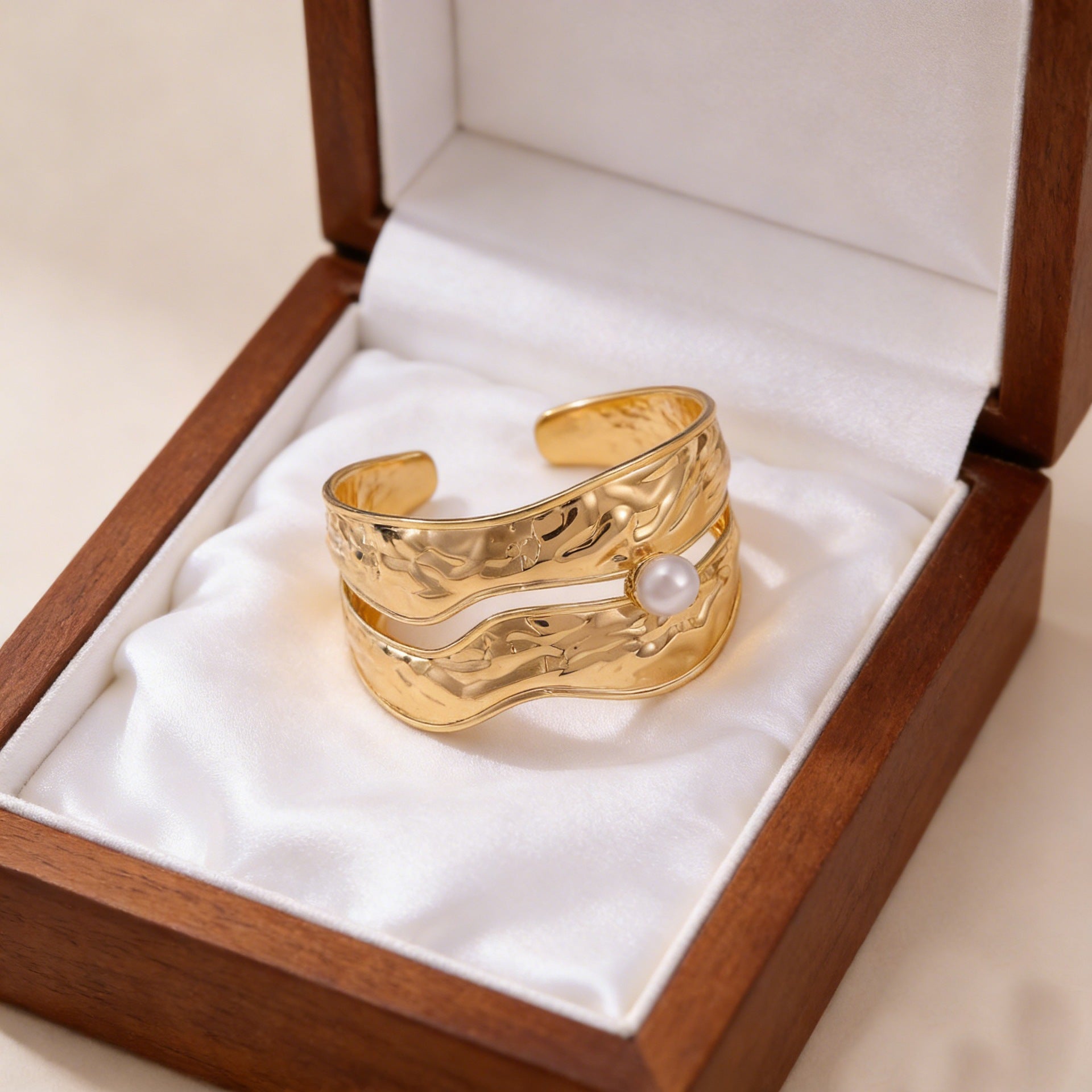 For Iron Bangle Featuring Durable Material And Stylish Design