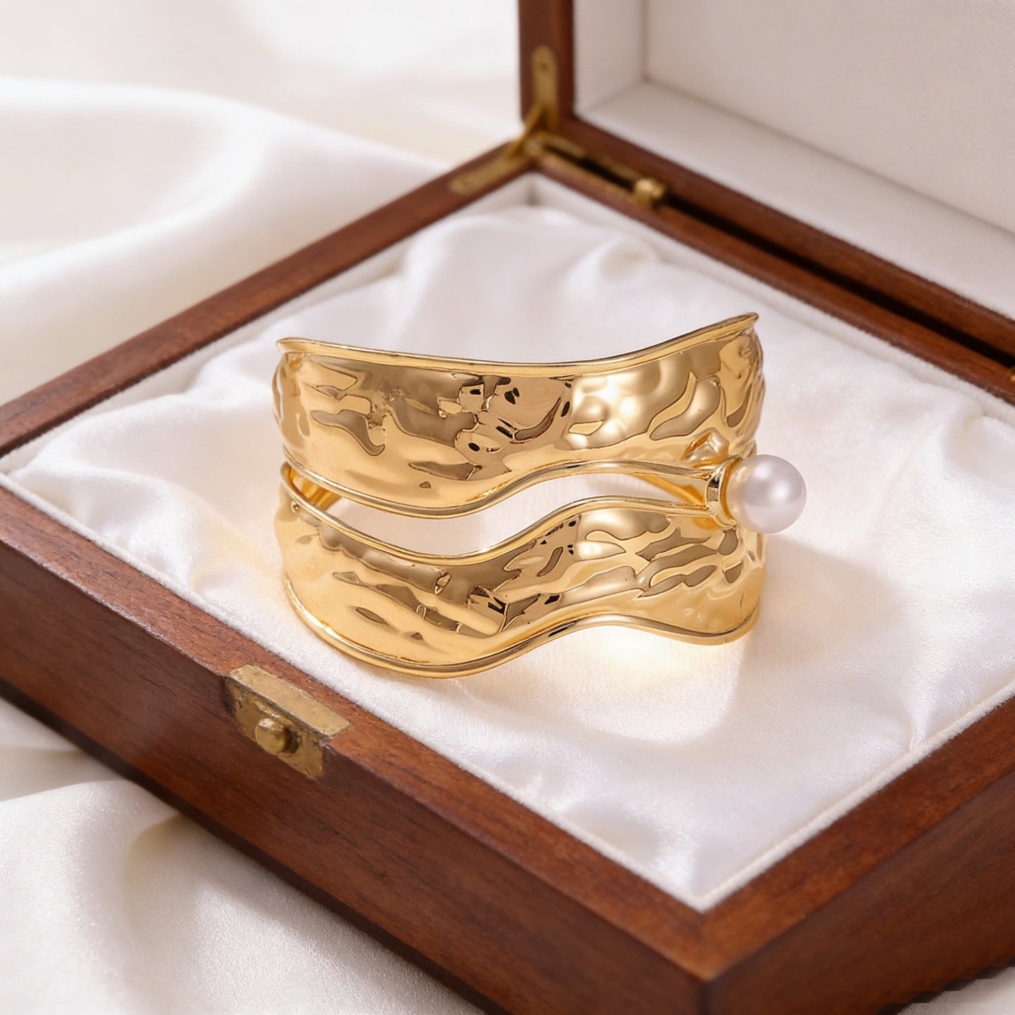 For Iron Bangle Featuring Durable Material And Stylish Design