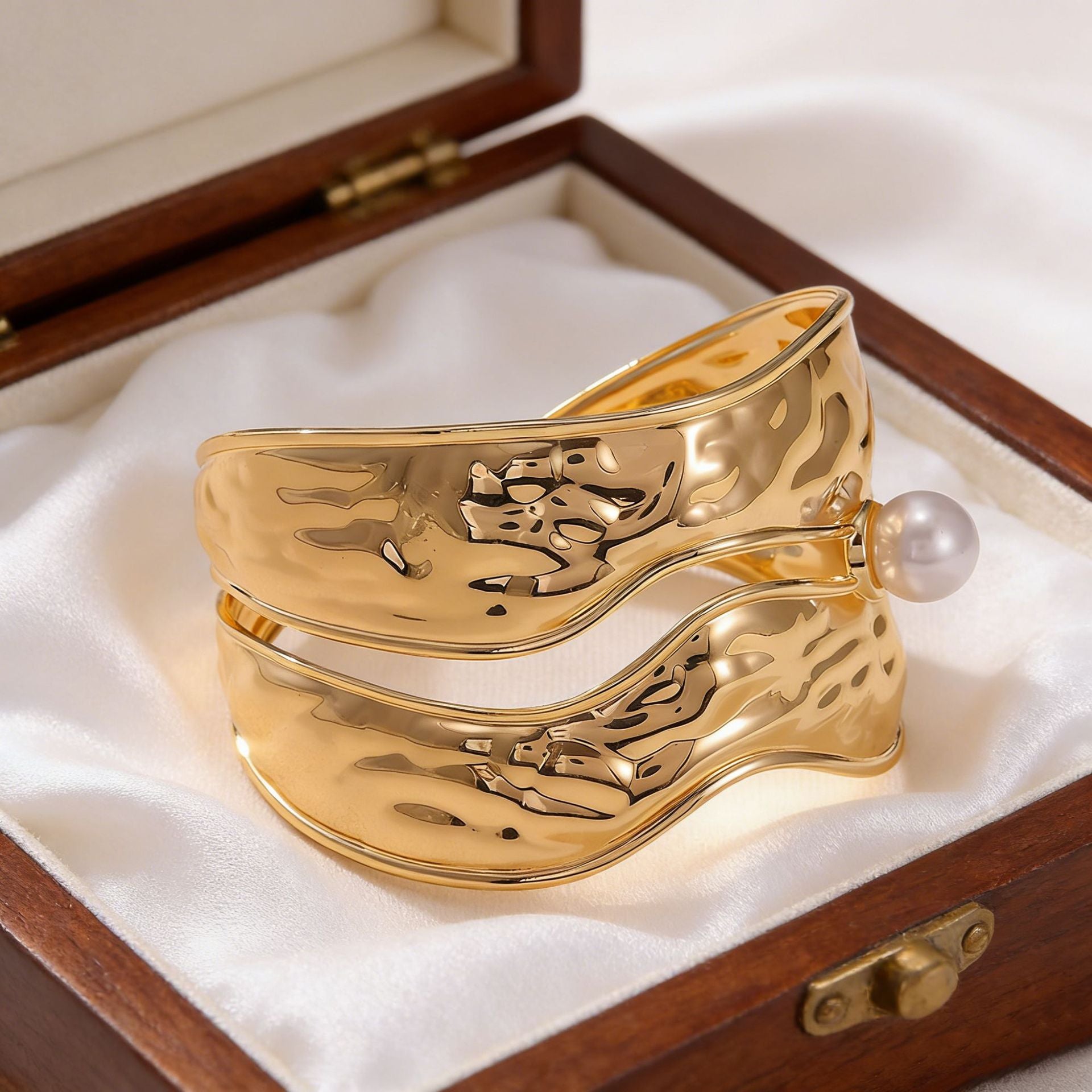 For Iron Bangle Featuring Durable Material And Stylish Design