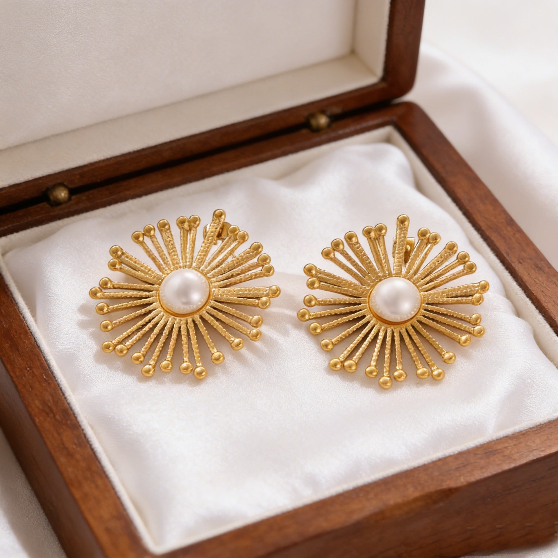 Dandelion Round Geometric Stud Earrings For Women In Durable 304 Stainless Steel