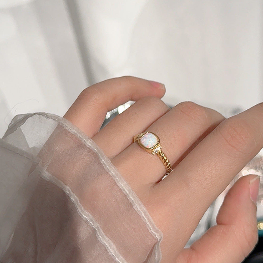 Retro Style 925 Sterling Silver Ring For October Birthstone Opal In Golden