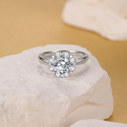 925 Sterling Silver Flowers Ring For Women Featuring Moissanite Inlay