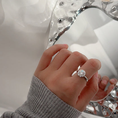 925 Sterling Silver Flowers Ring For Women Featuring Moissanite Inlay