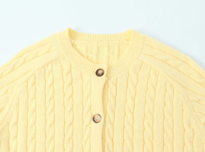 Long Sleeve Polyester Sweater For Women With Round Neck And Single Breasted Closure
