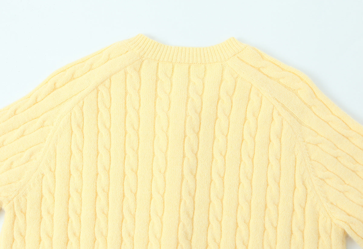 Long Sleeve Polyester Sweater For Women With Round Neck And Single Breasted Closure