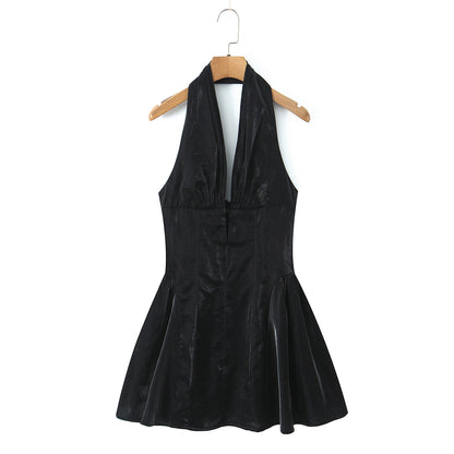Solid Color Sleeveless Halter Neck Party Dress In Polyester With Knee-Length And Folds Design