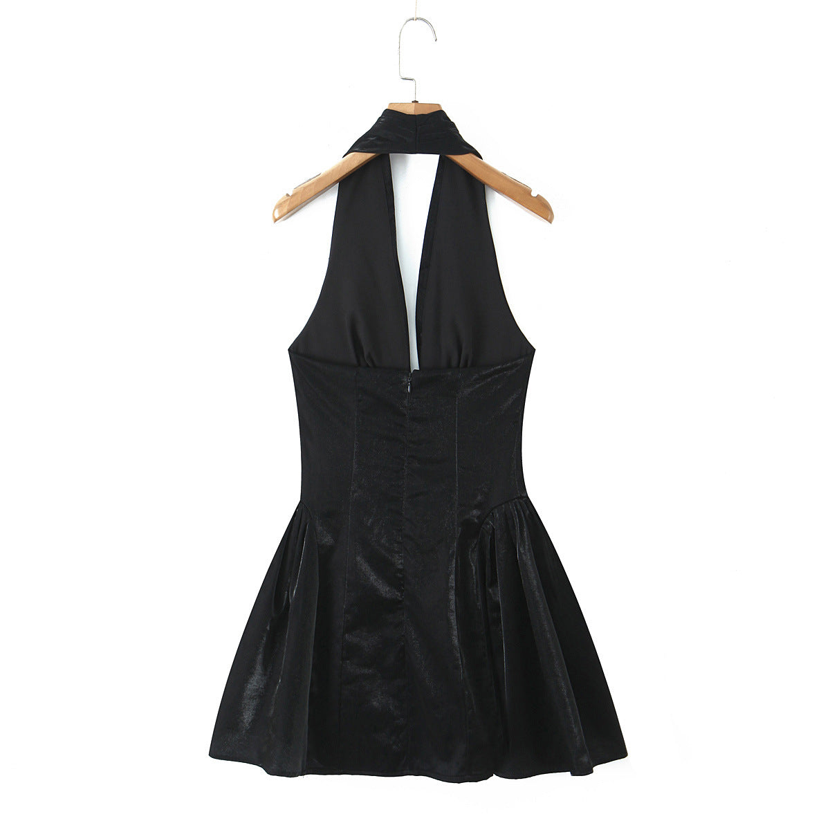 Solid Color Sleeveless Halter Neck Party Dress In Polyester With Knee-Length And Folds Design
