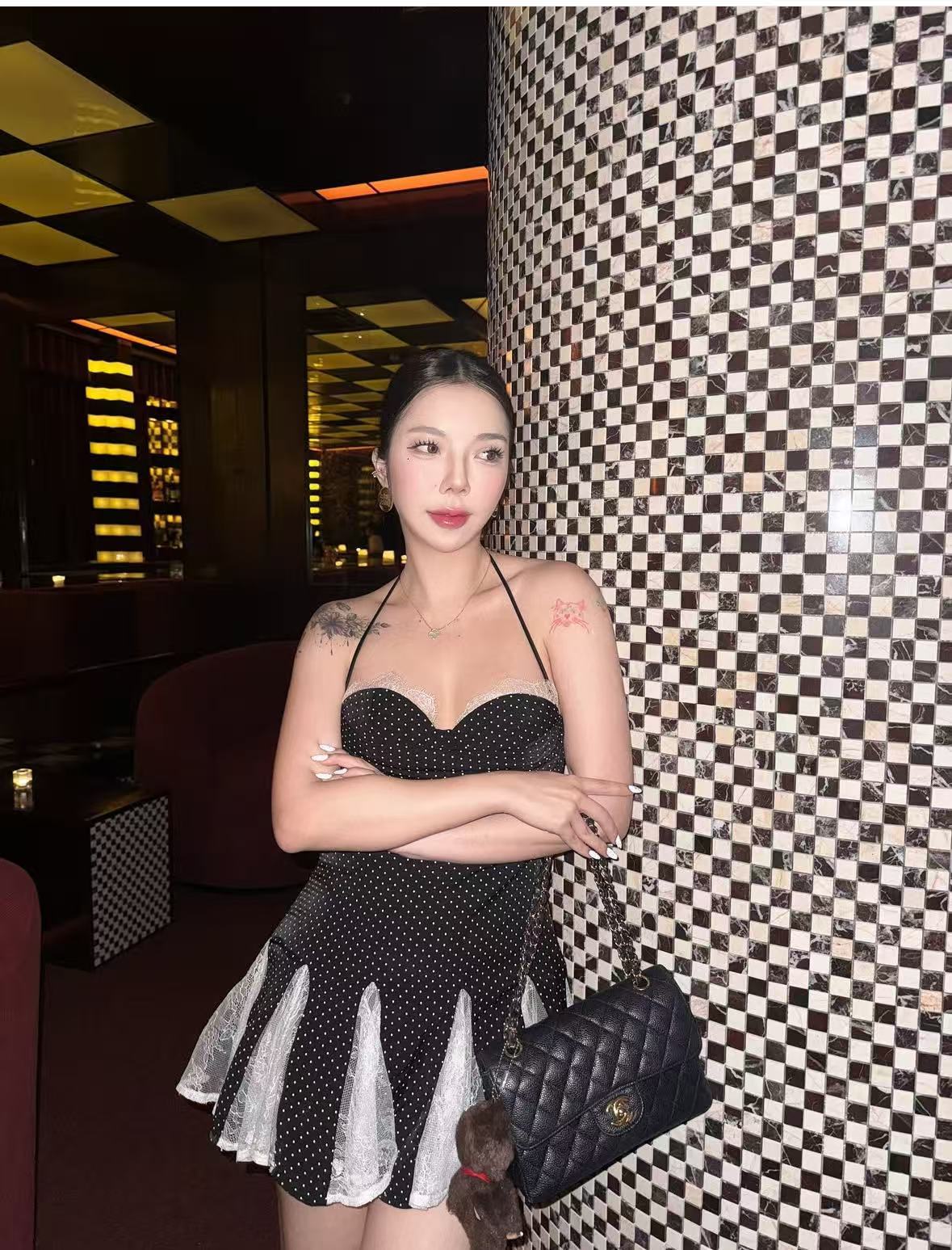 Sexy Color Block Polka Dot Dress Sleeveless Collarless Design In Polyester Knee-Length