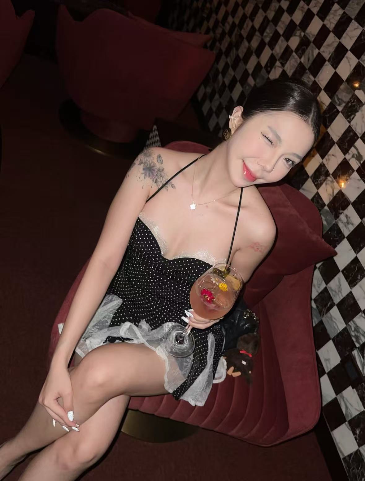 Sexy Color Block Polka Dot Dress Sleeveless Collarless Design In Polyester Knee-Length