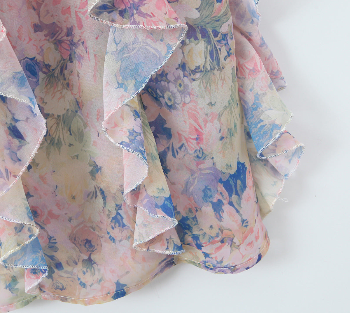 Sleeveless Chiffon Dress With Plunging Neck In Slim Fit, Polyester Fabric, Midi Dress Length