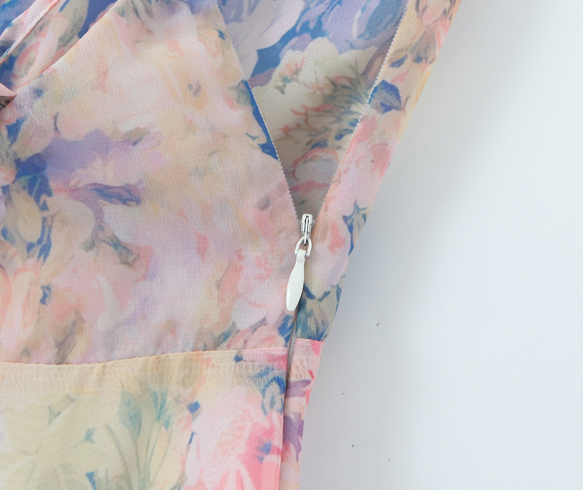 Sleeveless Chiffon Dress With Plunging Neck In Slim Fit, Polyester Fabric, Midi Dress Length