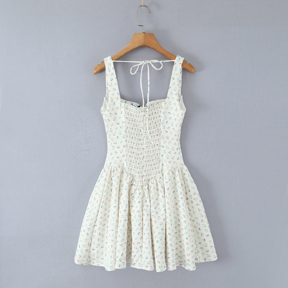 Sexy Sleeveless Floral Midi Dress With Collarless Neckline In Polyester Fabric