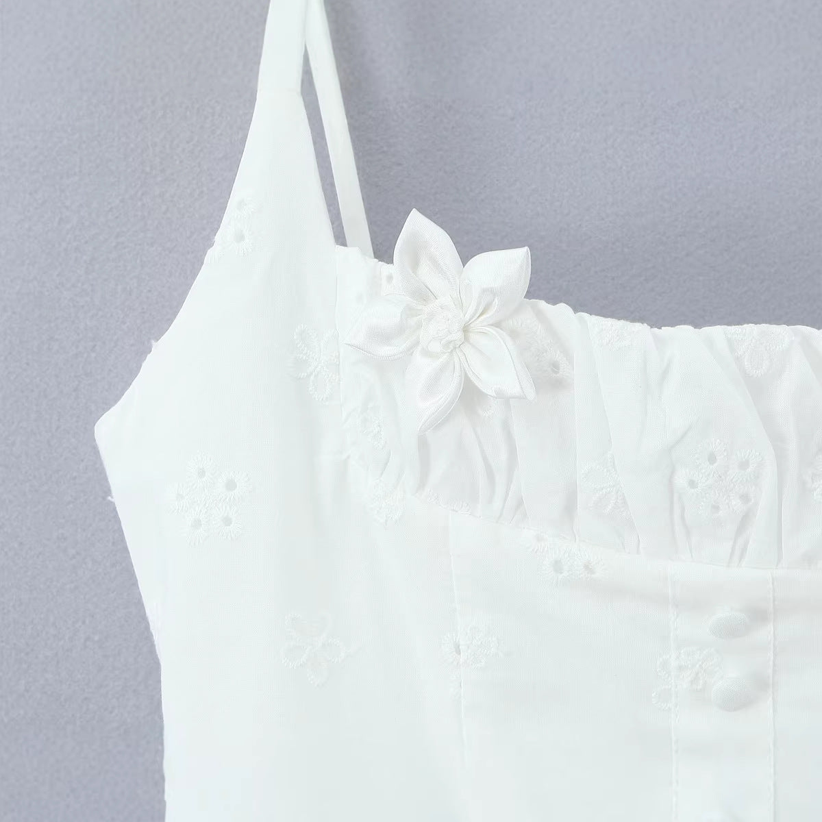 Sexy Sleeveless Embroidery Regular Dress In Polyester With Collarless Neckline, Knee-Length Style