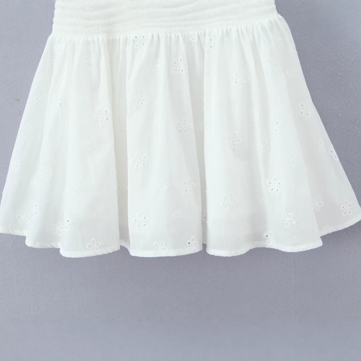 Sexy Sleeveless Embroidery Regular Dress In Polyester With Collarless Neckline, Knee-Length Style