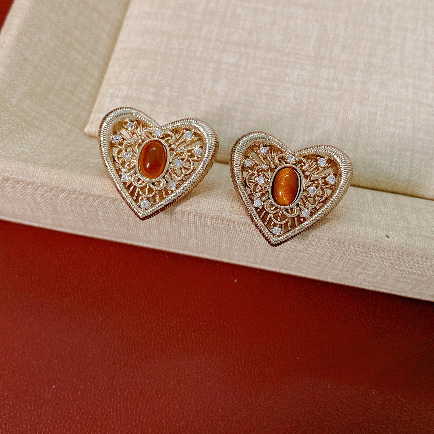 Maillard Style Heart Shape Jewelry Set For Women, Crafted In Copper With Elegant Coffer Finish