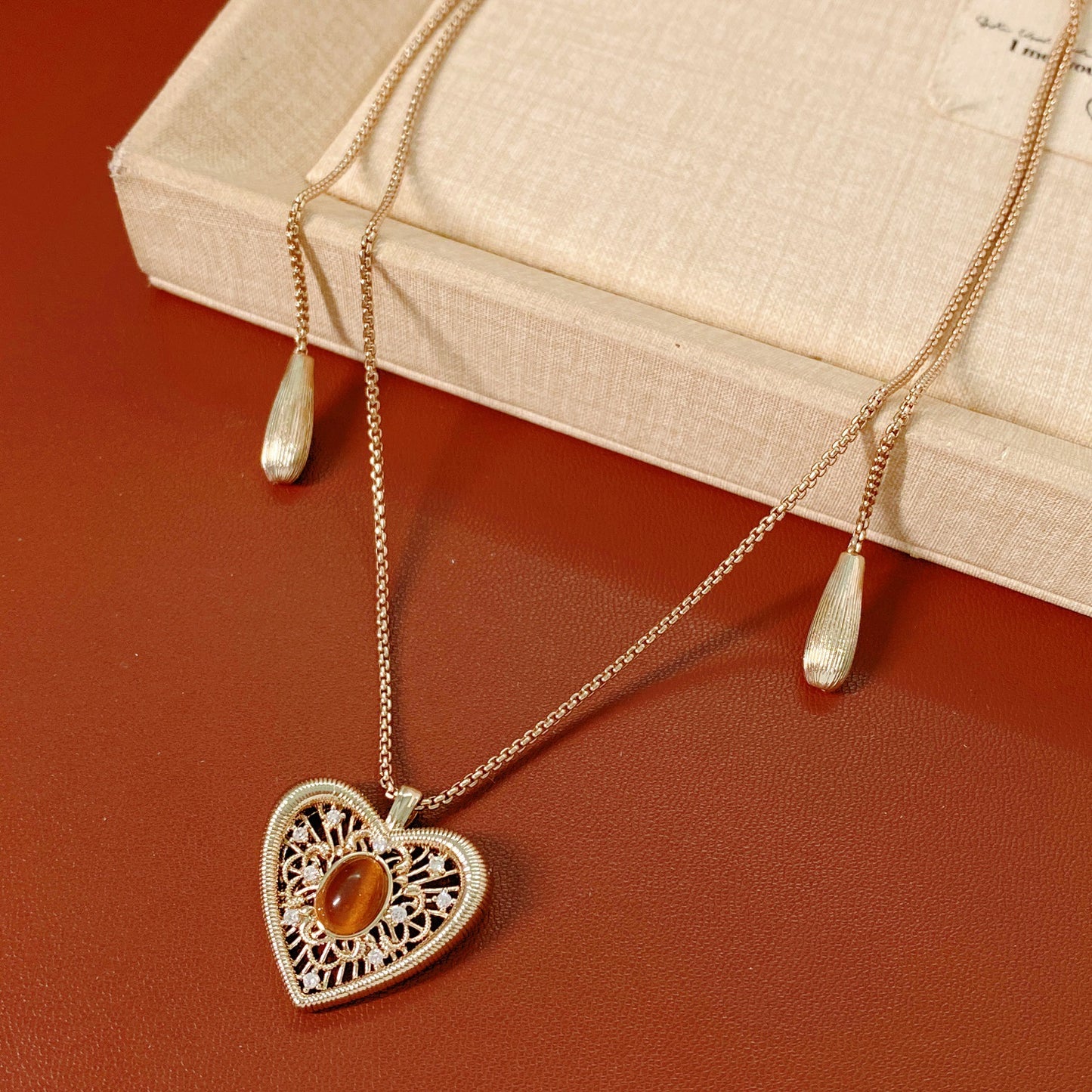 Maillard Style Heart Shape Jewelry Set For Women, Crafted In Copper With Elegant Coffer Finish