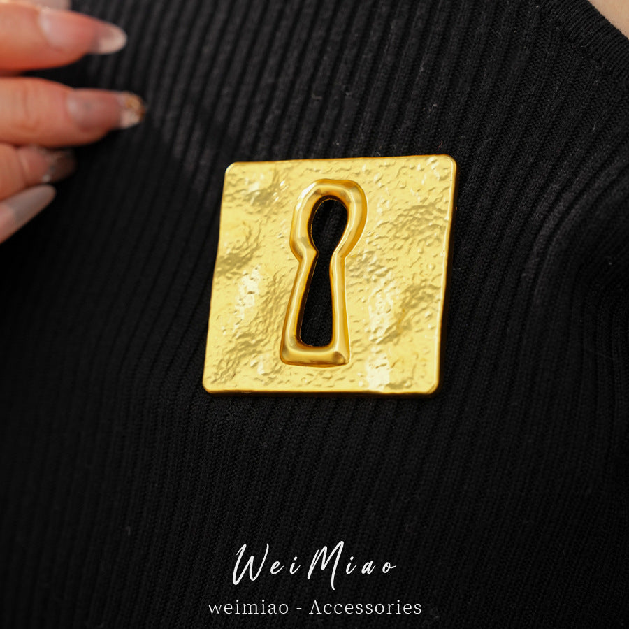 Golden Alloy Pin Featuring Durable Material And Stylish Design