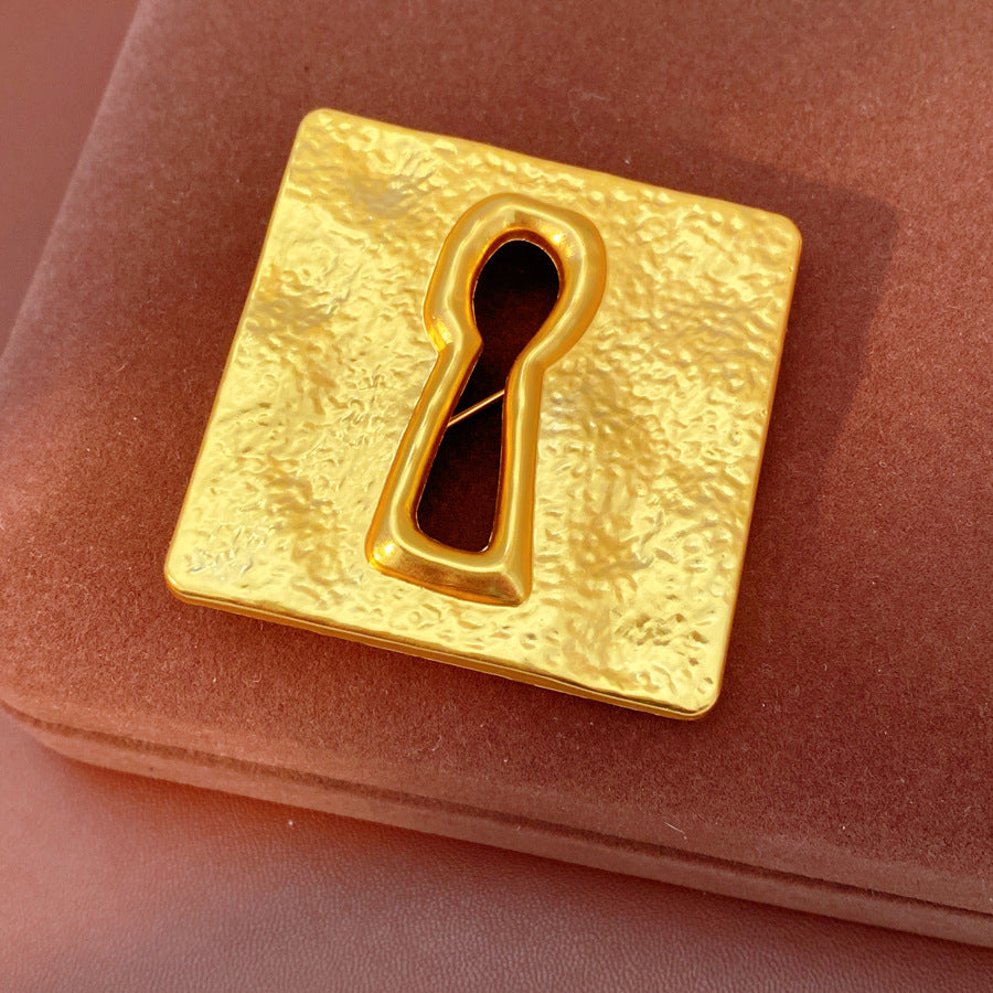 Golden Alloy Pin Featuring Durable Material And Stylish Design
