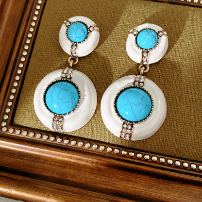 Retro Jewelry Set Featuring Round Pattern In Golden Color With Durable Resin Material