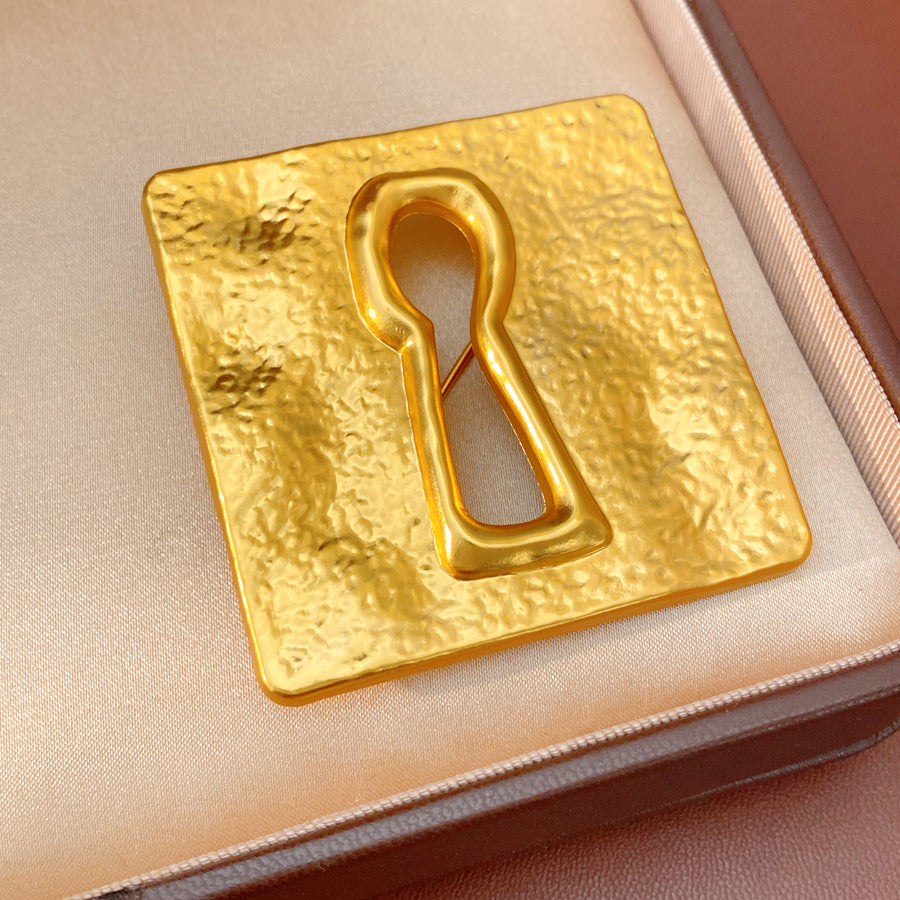 Golden Alloy Pin Featuring Durable Material And Stylish Design