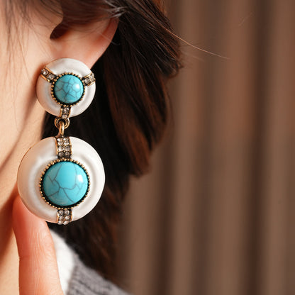 Retro Jewelry Set Featuring Round Pattern In Golden Color With Durable Resin Material