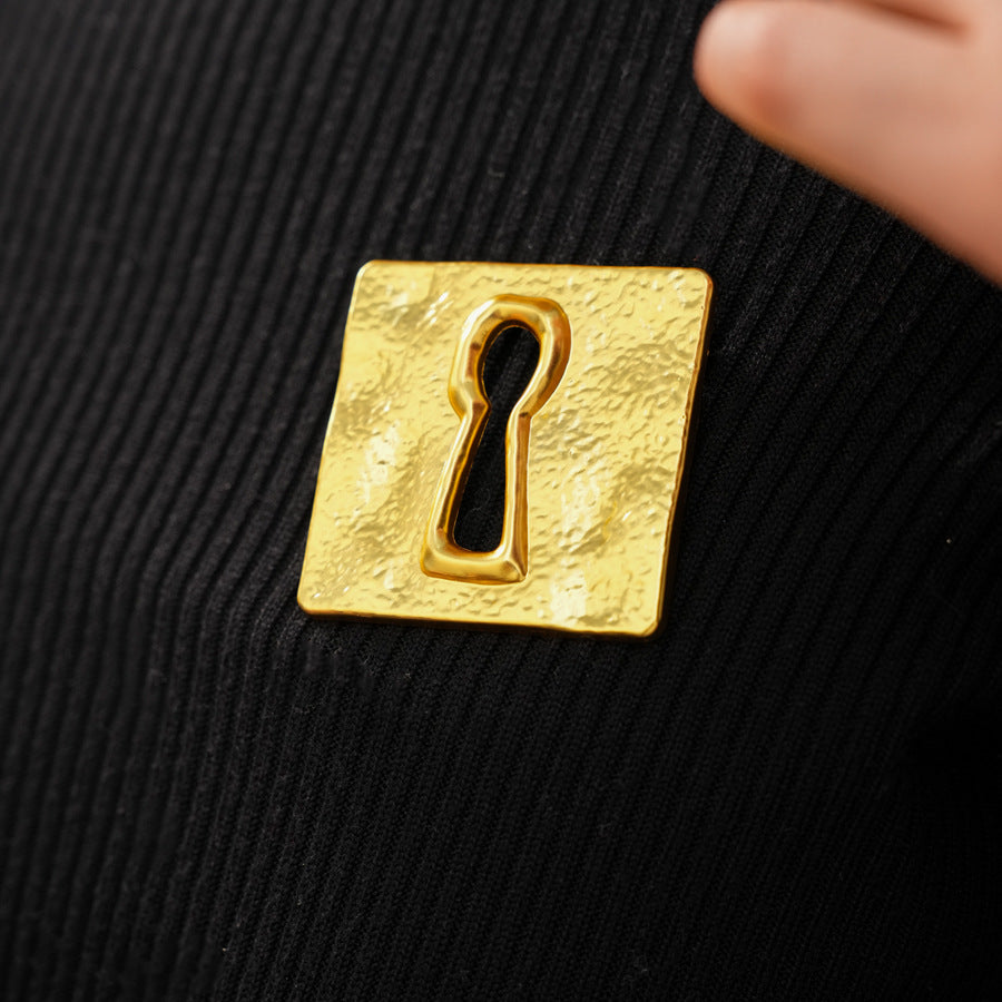 Golden Alloy Pin Featuring Durable Material And Stylish Design
