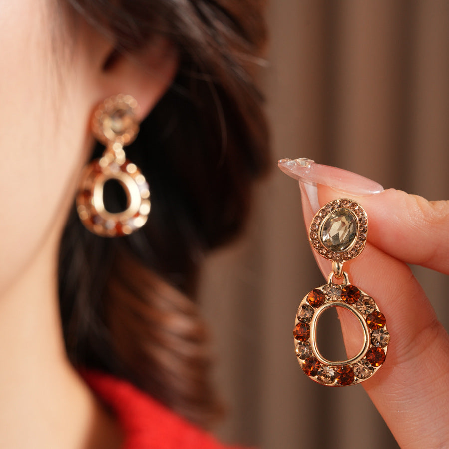 Round Retro Stud Earrings For Women In Golden Alloy With Rhinestones Inlay