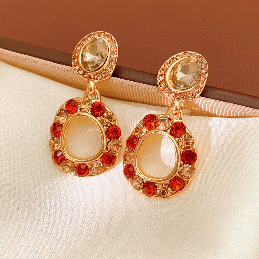 Round Retro Stud Earrings For Women In Golden Alloy With Rhinestones Inlay