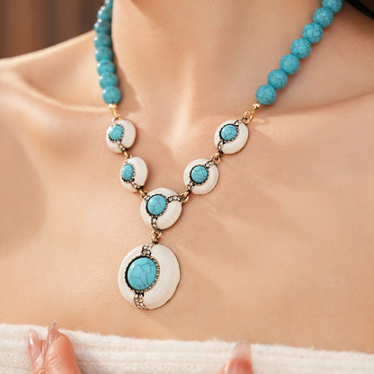 Retro Jewelry Set Featuring Round Pattern In Golden Color With Durable Resin Material